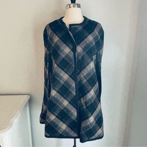 Zara Basics Black Beige Plaid Wool Blend Button Front Cape, Size Large